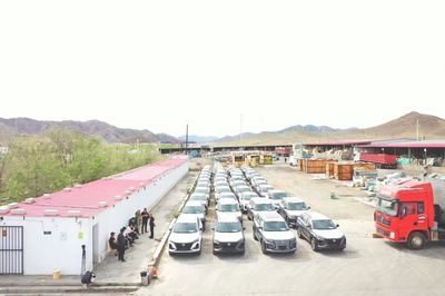青河縣塔克什肯口岸 領(lǐng)跑新疆公路口岸貨運，公路國際貨代功不可沒